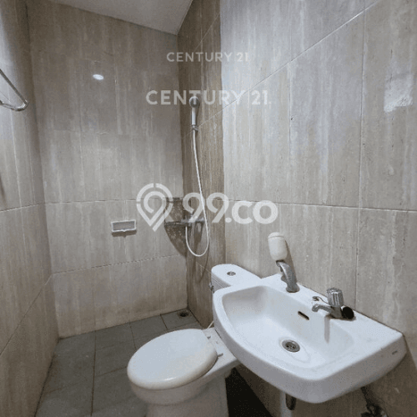 Lokasi terbaik! Rumah siap pakai disewakan di Tegal Barat LB 394m2 Lokasi terbaik! Rumah siap pakai disewakan di Tegal Barat LB 394m2
