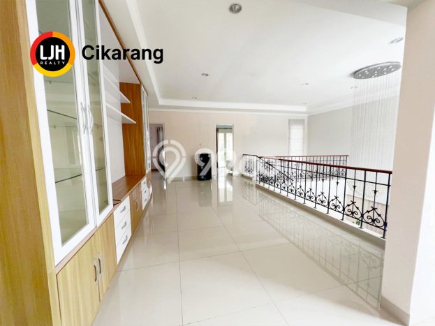 Lokasi terbaik! Rumah siap huni disewakan di Lippo Cikarang LB 560m2 Lokasi terbaik! Rumah siap huni disewakan di Lippo Cikarang LB 560m2