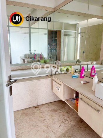 Siap Huni Hunian Elit 4 Kamar di Lippo Cikarang Dekat ke Mana Pun Siap Huni Hunian Elit 4 Kamar di Lippo Cikarang Dekat ke Mana Pun