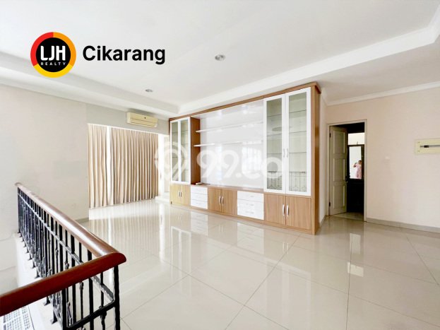 Lokasi terbaik! Rumah siap huni disewakan di Lippo Cikarang LB 560m2 Lokasi terbaik! Rumah siap huni disewakan di Lippo Cikarang LB 560m2