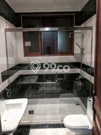 Disewakan Rumah Nyaman di Ampera LT 1000m2 / LB 700m2 Kondisi Bagus Disewakan Rumah Nyaman di Ampera LT 1000m2 / LB 700m2 Kondisi Bagus