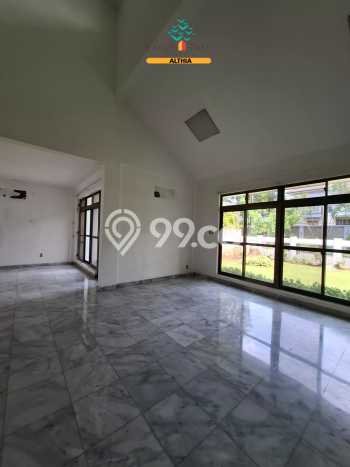 Disewakan! Rumah 7 Kamar Tidur &
4 Kamar Mandi di Pondok Indah, Jakarta Selatan Disewakan! Rumah 7 Kamar Tidur &
4 Kamar Mandi di Pondok Indah, Jakarta Selatan