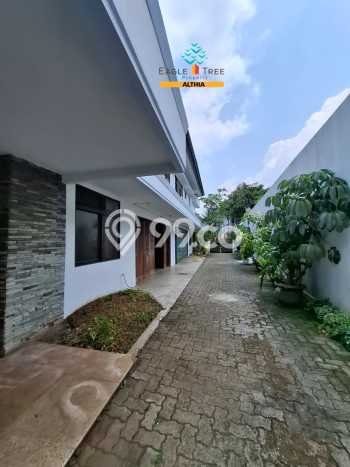 Disewakan! Rumah 7 Kamar Tidur &
4 Kamar Mandi di Pondok Indah, Jakarta Selatan Disewakan! Rumah 7 Kamar Tidur &
4 Kamar Mandi di Pondok Indah, Jakarta Selatan