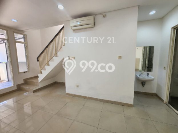 Disewakan! Rumah 3 Kamar Tidur &
3 Kamar Mandi di Pantai Indah Kapuk, Jakarta Utara Disewakan! Rumah 3 Kamar Tidur &
3 Kamar Mandi di Pantai Indah Kapuk, Jakarta Utara
