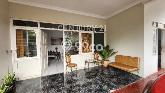 Rumah Elit Modern Tanpa Renovasi di Pulomas Jakarta Timur Rumah Elit Modern Tanpa Renovasi di Pulomas Jakarta Timur