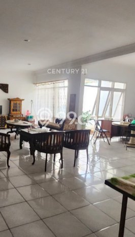Rumah Elit Modern Tanpa Renovasi di Pulomas Jakarta Timur Rumah Elit Modern Tanpa Renovasi di Pulomas Jakarta Timur