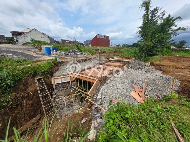 Lahan Dijual Lokasi Strategis di Malang dengan Luas 205m2 Lahan Dijual Lokasi Strategis di Malang dengan Luas 205m2