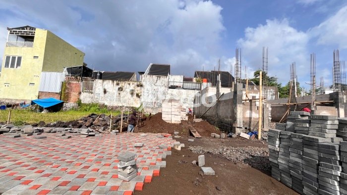 Lahan Dijual Lokasi Strategis di Malang dengan Luas 205m2 Lahan Dijual Lokasi Strategis di Malang dengan Luas 205m2