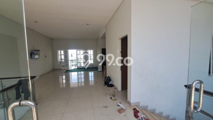 Ruko Disewa di Sleman dengan LB 475m2 Area Komersial Ramai Ruko Disewa di Sleman dengan LB 475m2 Area Komersial Ramai