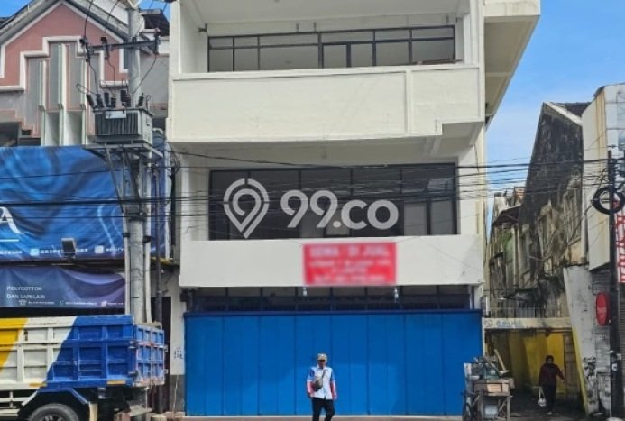 Ruko untuk disewa di Gondokusuman punya LT 145m2 & LB 500m2 harga sewa kompetitif Ruko untuk disewa di Gondokusuman punya LT 145m2 & LB 500m2 harga sewa kompetitif