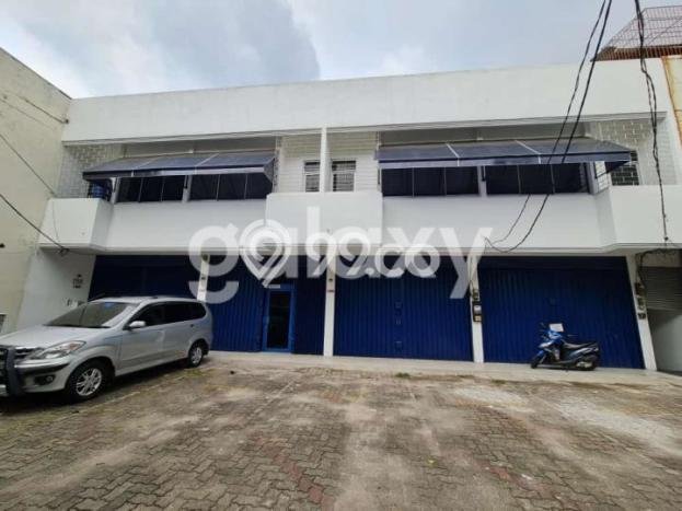 Unit Ruko disewakan di Kebayoran Lama Jakarta Selatan dengan LT 210m2 / LB 405m2 Unit Ruko disewakan di Kebayoran Lama Jakarta Selatan dengan LT 210m2 / LB 405m2