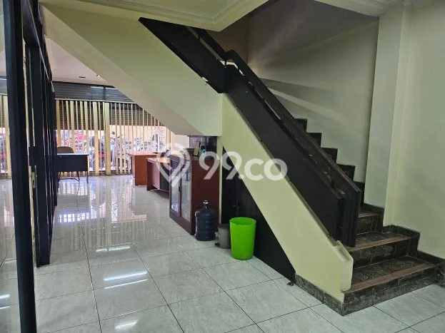 Ruko Dijual di Jakarta Selatan LT 107m2 & LB 200m2 Lokasi Terbaik! Ruko Dijual di Jakarta Selatan LT 107m2 & LB 200m2 Lokasi Terbaik!