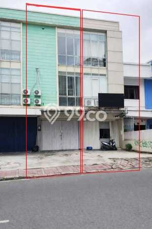 Ruko Disewa di Jakarta Barat dengan LB 306m2 Area Komersial Ramai Ruko Disewa di Jakarta Barat dengan LB 306m2 Area Komersial Ramai