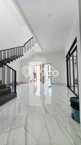 Rumah Mewah Siap Huni LT 126m2 di Kembangan, Jakarta Barat Rumah Mewah Siap Huni LT 126m2 di Kembangan, Jakarta Barat