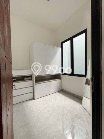 Jual Rumah Eksklusif 4 KT di Duri Kosambi, Jakarta Barat Jual Rumah Eksklusif 4 KT di Duri Kosambi, Jakarta Barat