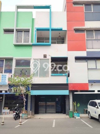 Ruko Dijual di Jakarta Barat LT 60m2 & LB 180m2 Lokasi Terbaik! Ruko Dijual di Jakarta Barat LT 60m2 & LB 180m2 Lokasi Terbaik!