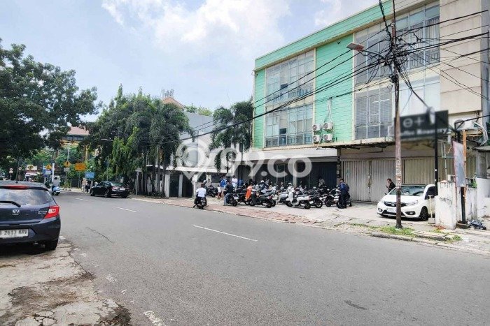 Ruko Disewa di Jakarta Barat dengan LB 306m2 Area Komersial Ramai Ruko Disewa di Jakarta Barat dengan LB 306m2 Area Komersial Ramai