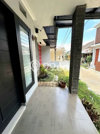 For Sale Rumah 5 Kamar Lokasi Strategis Nyaman dan Strategis di Lowokwaru For Sale Rumah 5 Kamar Lokasi Strategis Nyaman dan Strategis di Lowokwaru