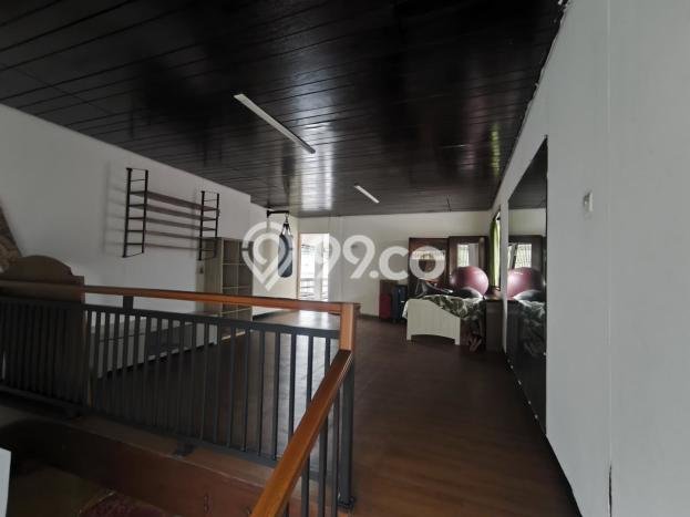 Rumah Elit Modern Tanpa Renovasi di Setiabudi Bandung Rumah Elit Modern Tanpa Renovasi di Setiabudi Bandung