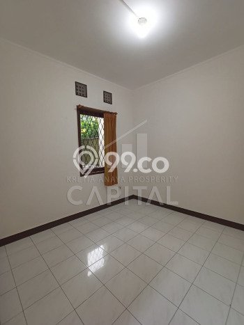 Jarang Ada! Rumah Sewa 3 Kamar Bagus Siap Huni Setra Duta Jarang Ada! Rumah Sewa 3 Kamar Bagus Siap Huni Setra Duta