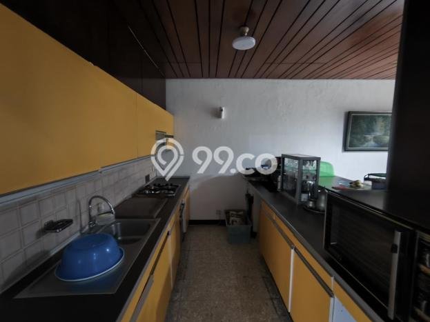 Rumah Elit Modern Tanpa Renovasi di Setiabudi Bandung Rumah Elit Modern Tanpa Renovasi di Setiabudi Bandung