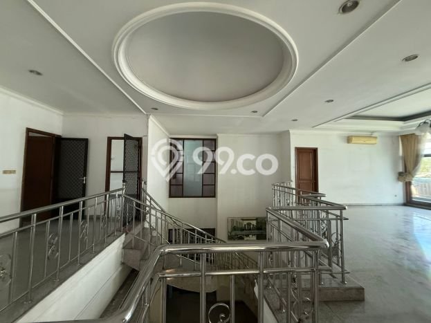 For Sale! Luxury House LT 487m2 Desain Elegan di Gunung Sahari For Sale! Luxury House LT 487m2 Desain Elegan di Gunung Sahari