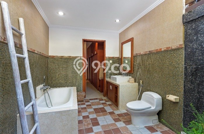 HARGA TERBAIK! Vila di , Area 307m2m², Lokasi Prima HARGA TERBAIK! Vila di , Area 307m2m², Lokasi Prima