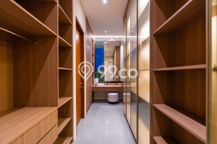 Ready to Use! Premium House LT 352m2 Desain Modern di Seminyak Ready to Use! Premium House LT 352m2 Desain Modern di Seminyak