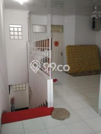 Rumah Mewah LB 140m2 Siap Huni Desain Elegan di Sariwangi, Bandung Rumah Mewah LB 140m2 Siap Huni Desain Elegan di Sariwangi, Bandung