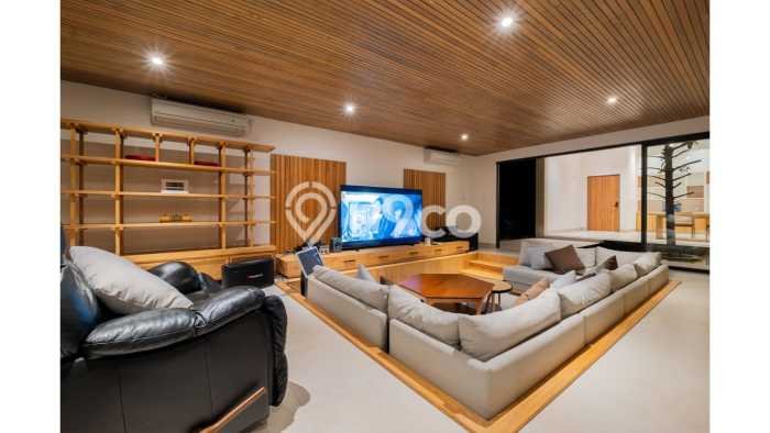 HARGA TERBAIK! Vila di , Dimensi 1059m2m², Kawasan Potensial dengan prospek meningkat HARGA TERBAIK! Vila di , Dimensi 1059m2m², Kawasan Potensial dengan prospek meningkat