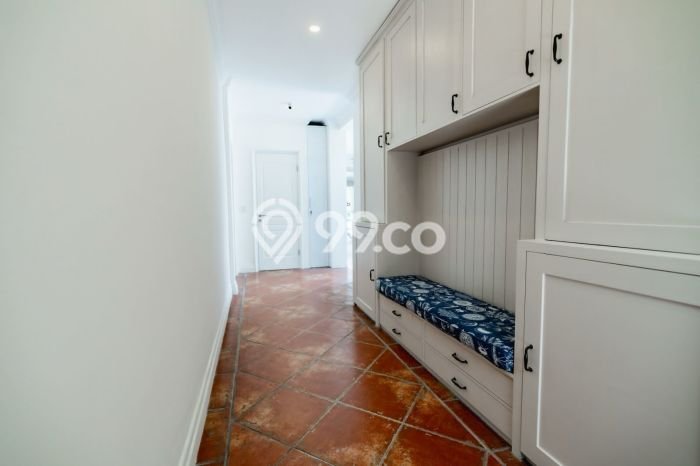 LOKASI TERBAIK! Vila di , Ukuran 607m2m², Area Strategis dengan jalan mudah LOKASI TERBAIK! Vila di , Ukuran 607m2m², Area Strategis dengan jalan mudah