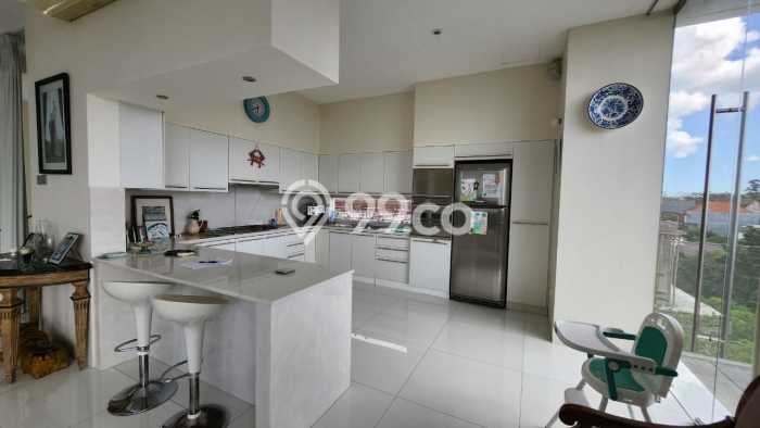 Vila Kawasan , Area 696m2m², Lokasi Strategis Vila Kawasan , Area 696m2m², Lokasi Strategis