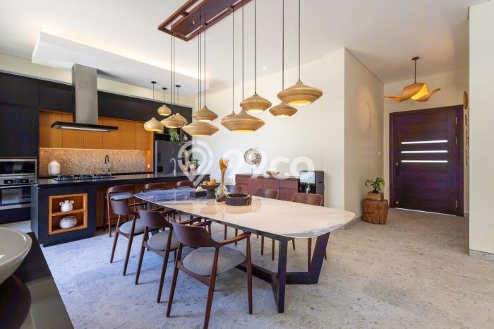 Vila Strategis Kawasan , Luas 300m2m², Posisi Premium dengan akses mudah Vila Strategis Kawasan , Luas 300m2m², Posisi Premium dengan akses mudah