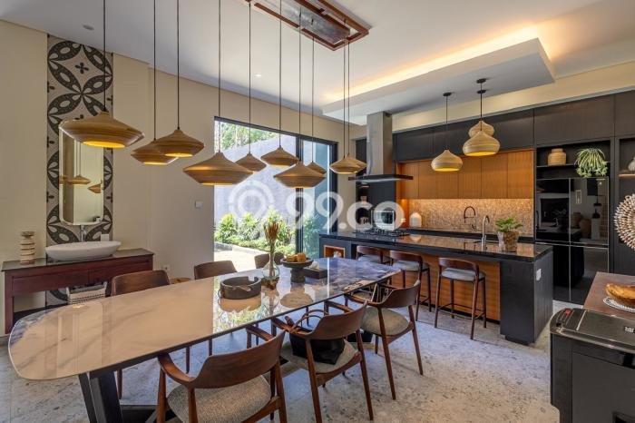 Vila Strategis Kawasan , Luas 300m2m², Posisi Premium dengan akses mudah Vila Strategis Kawasan , Luas 300m2m², Posisi Premium dengan akses mudah