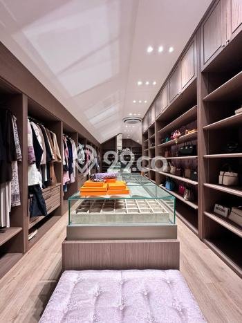 Ready to Use! Luxury House LT 1600m2 Desain Elegan di Kemang Ready to Use! Luxury House LT 1600m2 Desain Elegan di Kemang