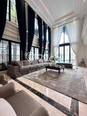 Ready to Use! Luxury House LT 1600m2 Desain Elegan di Kemang Ready to Use! Luxury House LT 1600m2 Desain Elegan di Kemang