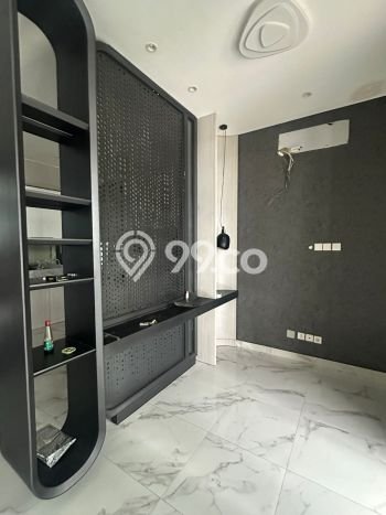 Ready to Use! Premium House LT 128m2 Desain Modern di Pakuwon City Ready to Use! Premium House LT 128m2 Desain Modern di Pakuwon City