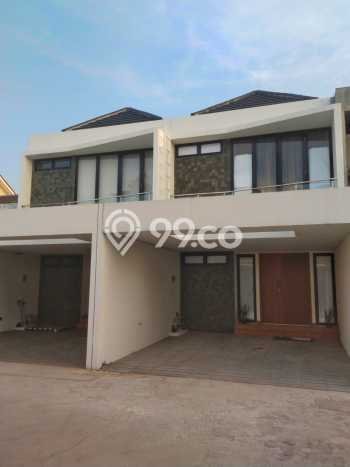 Dijual Rumah Mewah Elegan Dengan View Eksklusif di Sunrise Garden, Jakarta Barat Dijual Rumah Mewah Elegan Dengan View Eksklusif di Sunrise Garden, Jakarta Barat