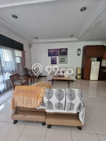 Rumah Elit LB 300m2 Siap Huni Desain Elegan di Kembangan Selatan, Jakarta Barat Rumah Elit LB 300m2 Siap Huni Desain Elegan di Kembangan Selatan, Jakarta Barat