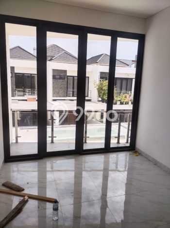 Dijual Rumah Mewah Elegan Dengan View Eksklusif di Sunrise Garden, Jakarta Barat Dijual Rumah Mewah Elegan Dengan View Eksklusif di Sunrise Garden, Jakarta Barat