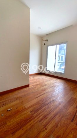 Rumah Elit LB 240m2 Siap Pakai Desain Elegan di Puri Indah, Jakarta Barat Rumah Elit LB 240m2 Siap Pakai Desain Elegan di Puri Indah, Jakarta Barat