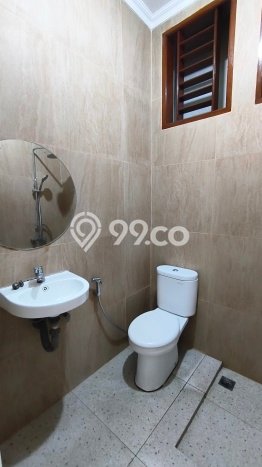 Jual Rumah Mewah Megah Dengan View Eksklusif di Puri Indah, Jakarta Barat Jual Rumah Mewah Megah Dengan View Eksklusif di Puri Indah, Jakarta Barat