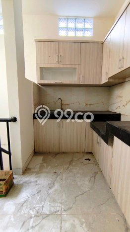 Rumah Elit LB 240m2 Siap Pakai Desain Elegan di Puri Indah, Jakarta Barat Rumah Elit LB 240m2 Siap Pakai Desain Elegan di Puri Indah, Jakarta Barat