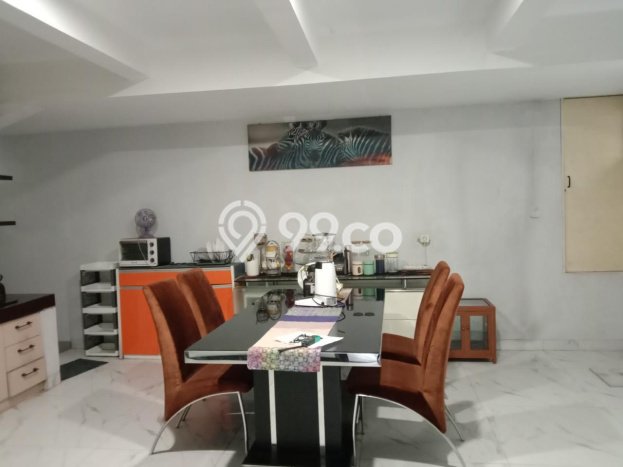 Dijual Rumah Luas Elegan Dengan View Eksklusif di Warung Buncit, Jakarta Selatan Dijual Rumah Luas Elegan Dengan View Eksklusif di Warung Buncit, Jakarta Selatan