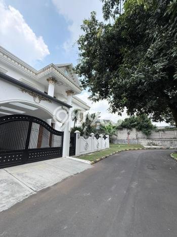 Rumah Eksklusif Siap Huni LT 340m2 di BSD, Tangerang Selatan Rumah Eksklusif Siap Huni LT 340m2 di BSD, Tangerang Selatan