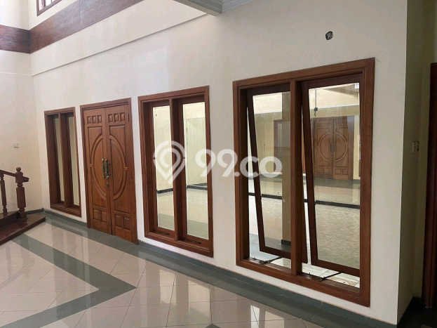 Siap Huni Rumah Mewah 7 Kamar di Rungkut Dekat ke Mana Saja Siap Huni Rumah Mewah 7 Kamar di Rungkut Dekat ke Mana Saja