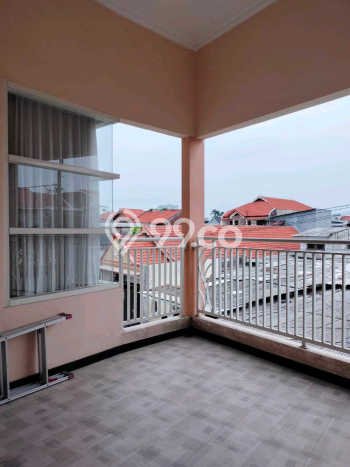Jual Rumah Favorit Siap Huni LB 200m2 di Tenggilis Mejoyo, Surabaya Jual Rumah Favorit Siap Huni LB 200m2 di Tenggilis Mejoyo, Surabaya
