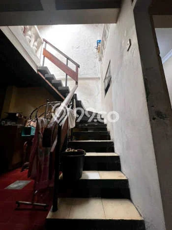 Jual Rumah Bagus Siap Huni LB 220m2 di Tenggilis Mejoyo, Surabaya Jual Rumah Bagus Siap Huni LB 220m2 di Tenggilis Mejoyo, Surabaya