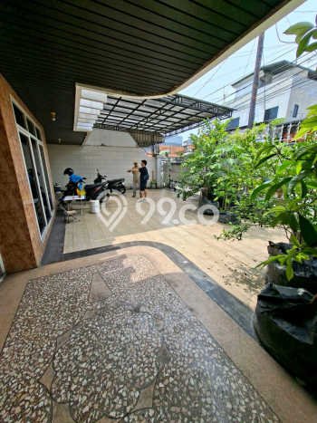 Jual Rumah Bagus Siap Huni LB 400m2 di Gubeng, Surabaya Jual Rumah Bagus Siap Huni LB 400m2 di Gubeng, Surabaya