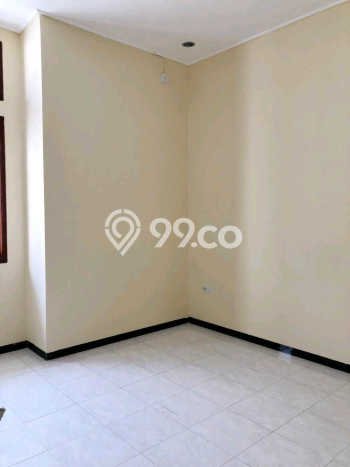Rumah Elit Modern Tanpa Renovasi di Pakuwon City Surabaya Rumah Elit Modern Tanpa Renovasi di Pakuwon City Surabaya